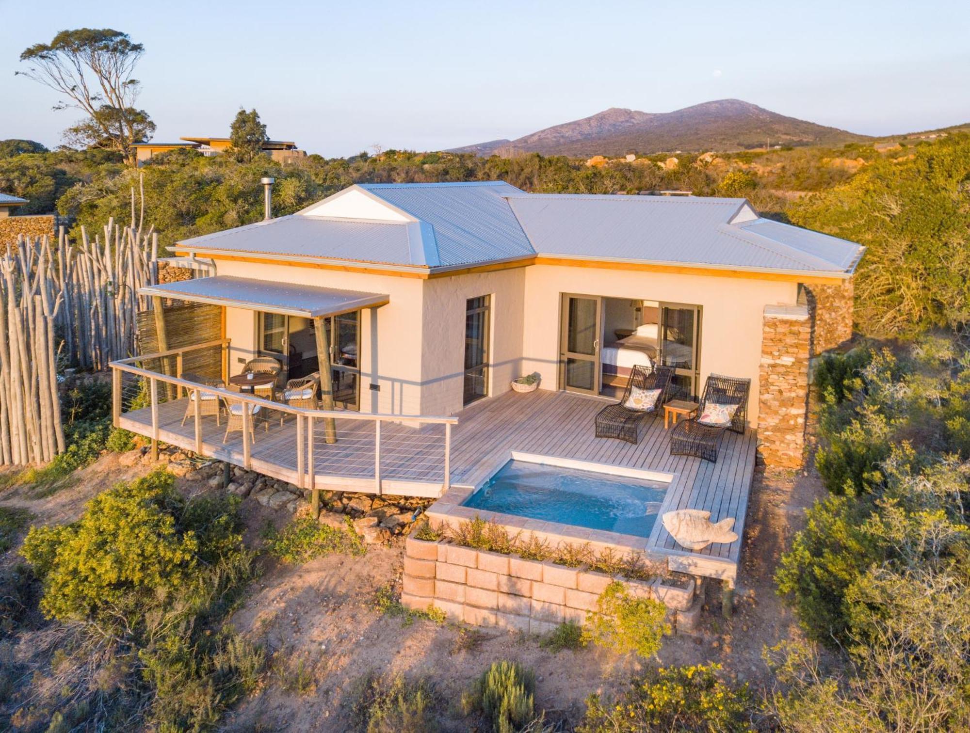 Garden Route Game Lodge Albertinia Exterior photo