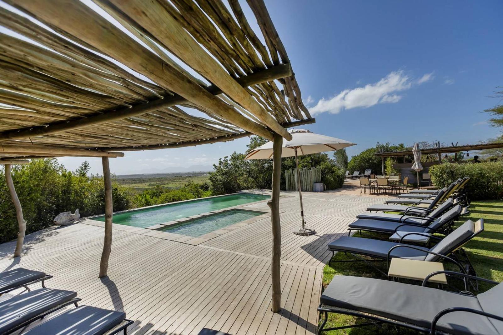 Garden Route Game Lodge Albertinia Exterior photo