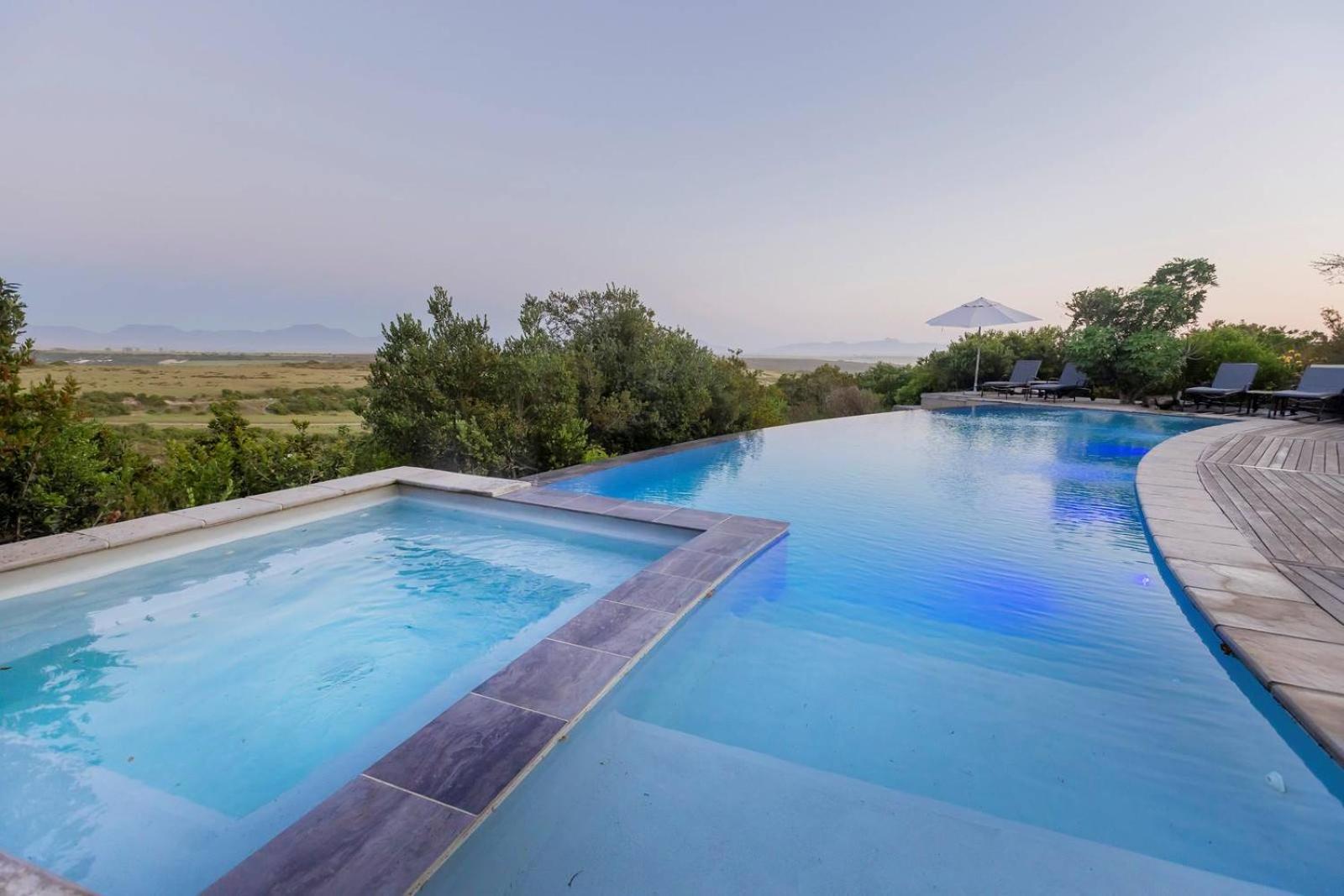 Garden Route Game Lodge Albertinia Exterior photo
